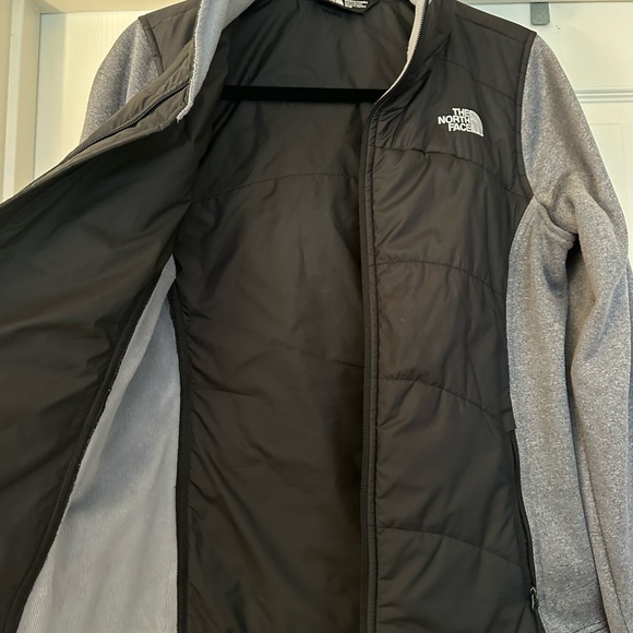 The North Face Women's Black and Gray Vest Jacket - Picture 3 of 6